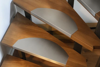 Edelstahl_Stufenschoner_Treppe