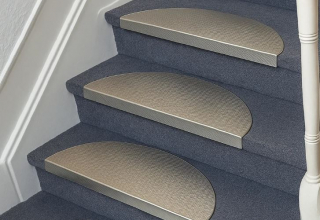 Edelstahl_Stufenschoner_Treppe